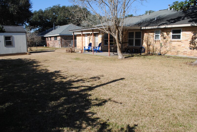 Building Photo - 420 Kim Dr