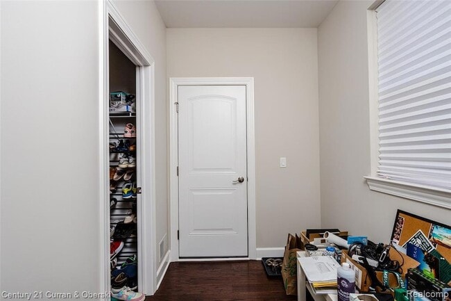 Building Photo - 47749 Fieldstone Dr