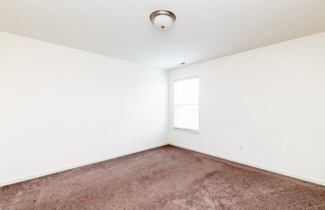 Building Photo - Caswell Springs - 4 bed, 3 full bath home
