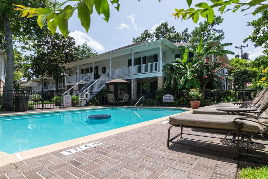 Memorial Creole apartments — community photo - Memorial Creole