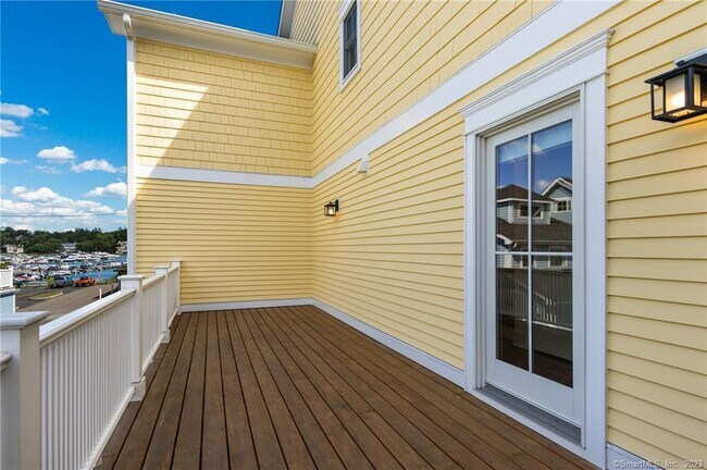 Building Photo - 75 Strickland Rd