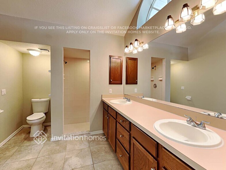 Building Photo - 184 Maracal Way