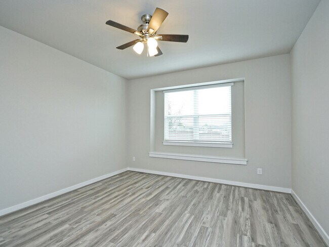 Building Photo - 17201 A Leafroller Dr