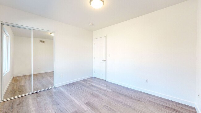 Building Photo - RANCHO CUCAMONGA UPDATED Family Home 4+2 A...