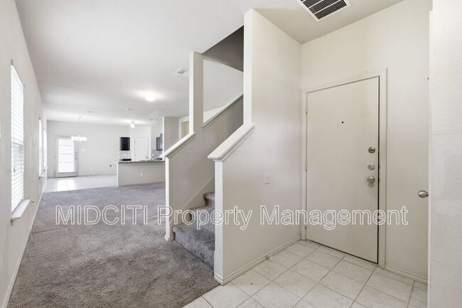 Building Photo - 205 Tallow Trl