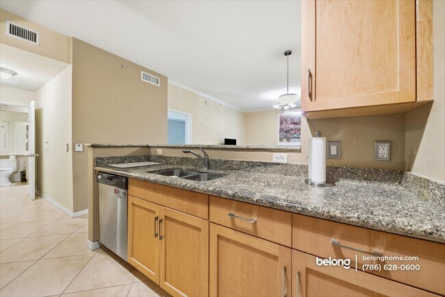 Building Photo - 2421 NE 65th St