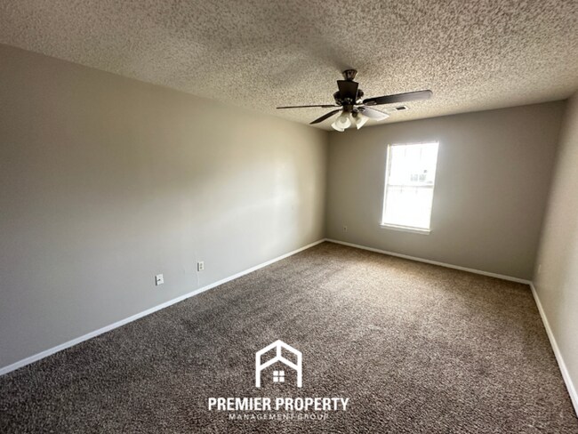 Building Photo - 4479 Shadow Creek St