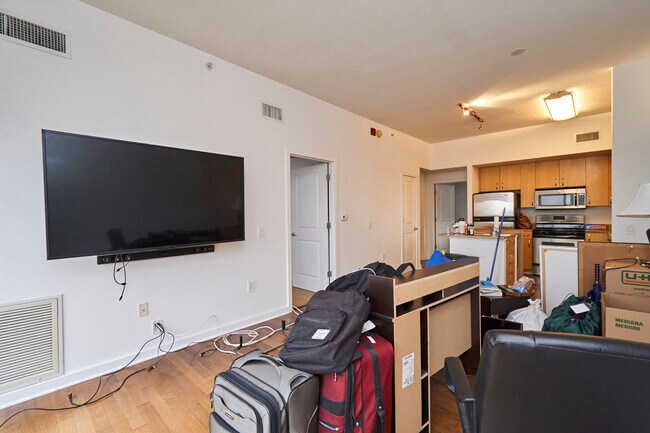 Building Photo - 475 K St NW