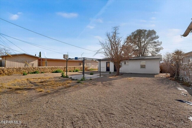 Building Photo - 6203 Trowbridge Dr