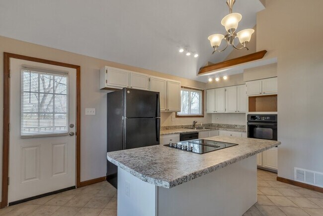 Building Photo - 2310 N 5th St