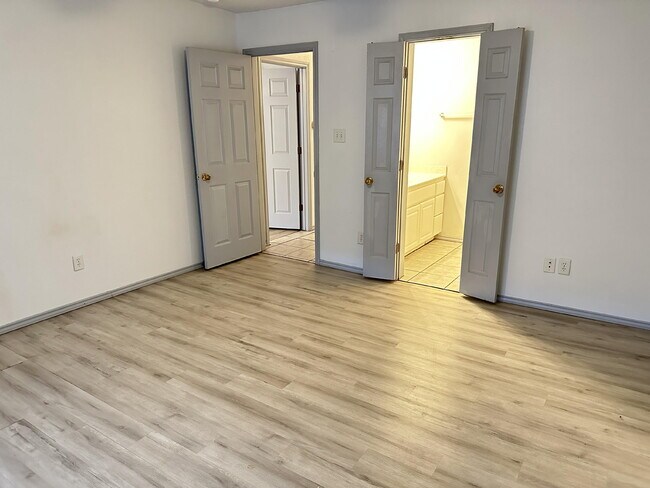 Building Photo - 604 Kline Ave