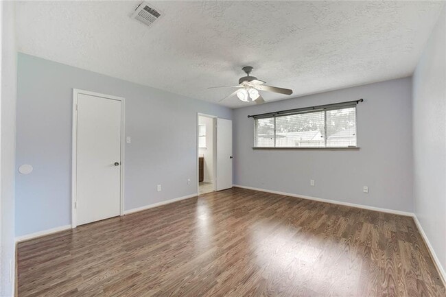 Building Photo - 12207 Meadowdale Dr