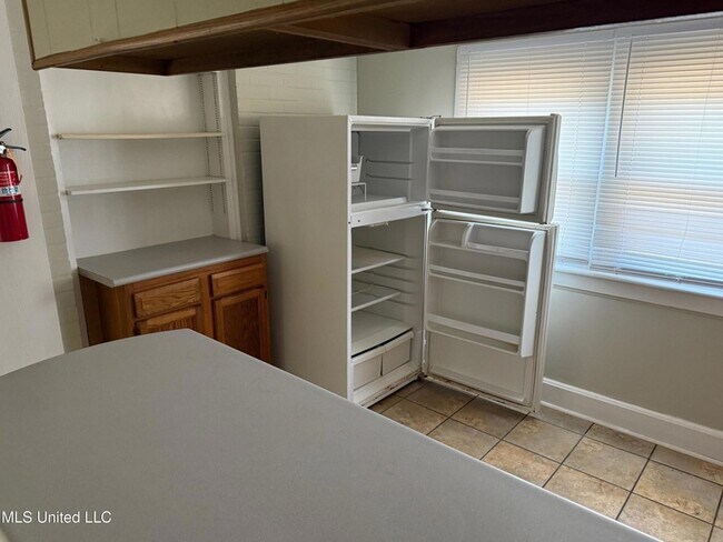 Building Photo - 3518 Southward Dr