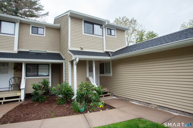 Building Photo - 17 Wiggins Farm Dr
