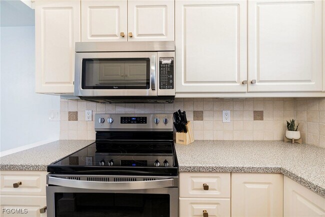 Building Photo - 25740 Hickory Blvd