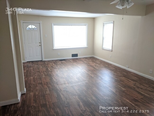 Building Photo - 346 Plaza Ave