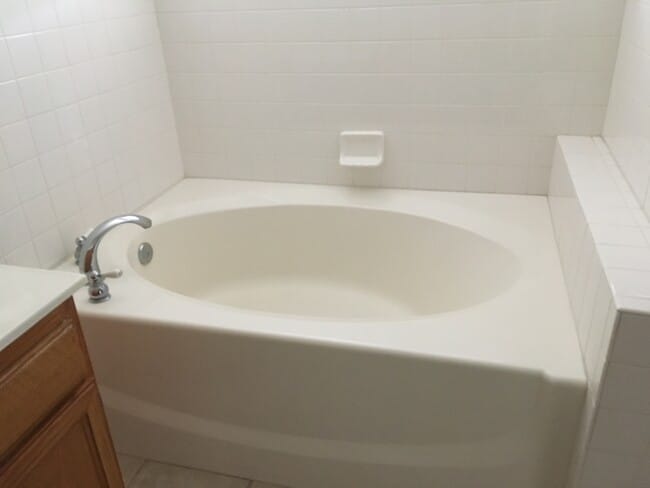 Master Bedroom bathroom - 460 Middlebury Ct