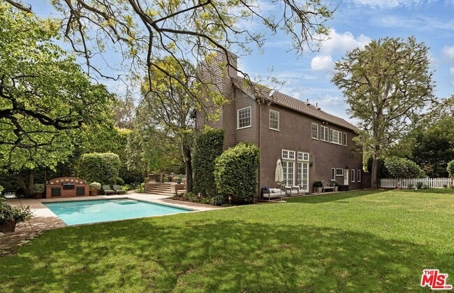 Building Photo - 226 Palisades Ave