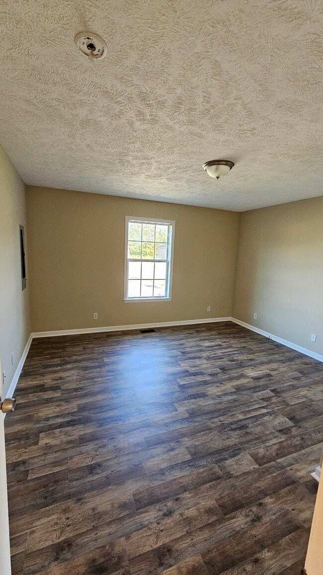 Building Photo - 117 Dixie Ct