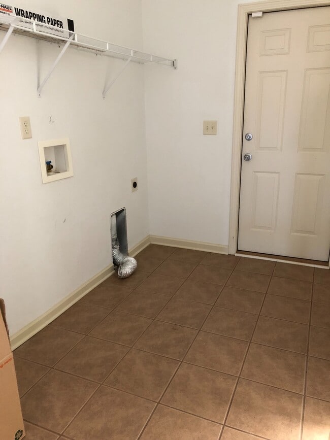 Building Photo - Townhome For Rent in Edenton Subdivision! ...