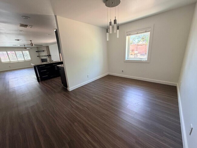 Building Photo - 2314 N 64th Pl