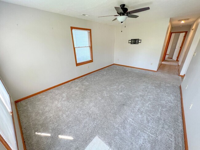 Building Photo - Gorgeous 3BR Ranch Rental Home in Newark - Available Mid August!