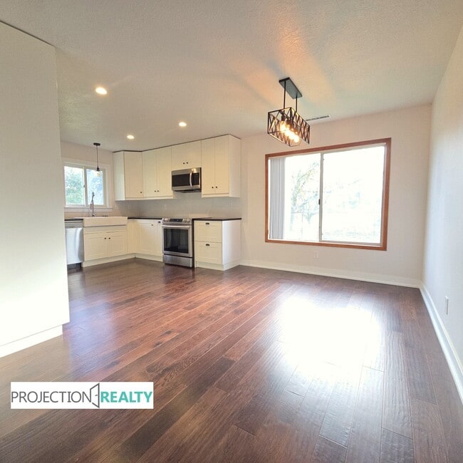 Building Photo - 32535 Coal Creek Rd