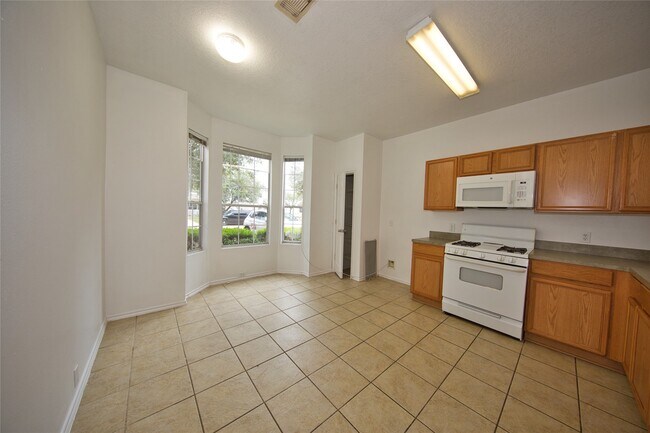 Building Photo - 18851 Sandelford Dr