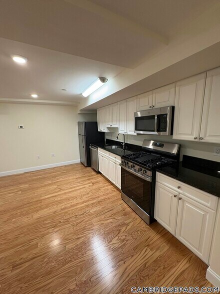 Primary Photo - 1 Langdon Square