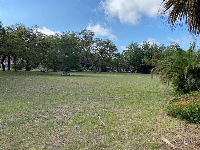 Building Photo - 508 Ulelah Ave