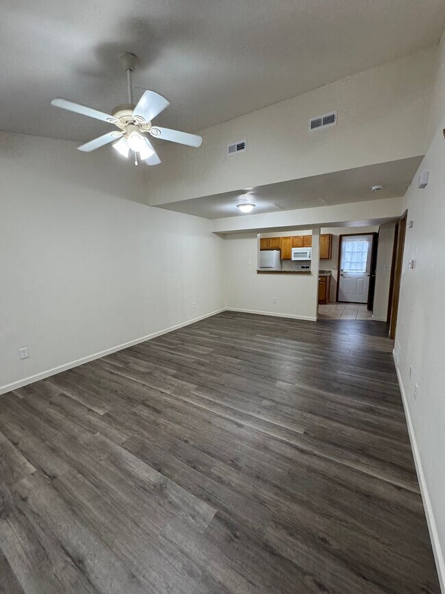 Building Photo - 1412-1414 Greensboro Dr.