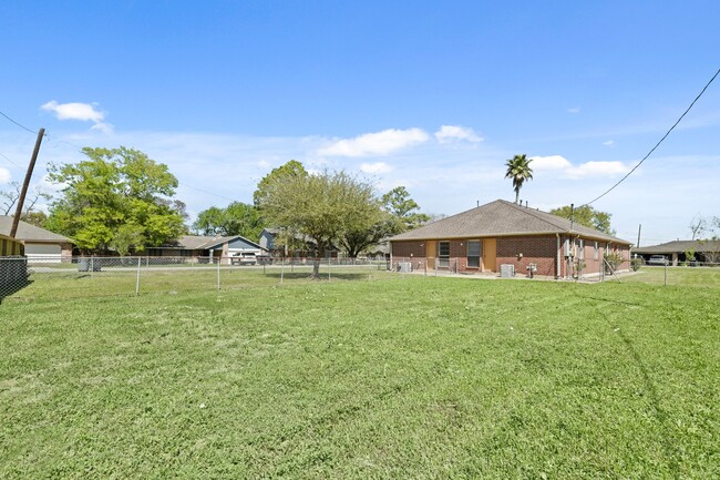 Building Photo - 12602 Folkcrest Way