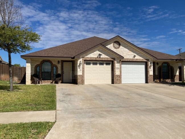Primary Photo - 4905 Autumn Valley Dr