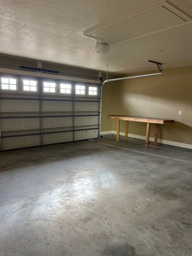 Building Photo - 317 Barbara Dr