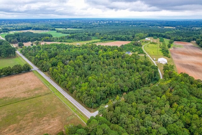 Building Photo - 3 Bedroom, 2 Bath Home on 6 Private Acres – $1,950/Month