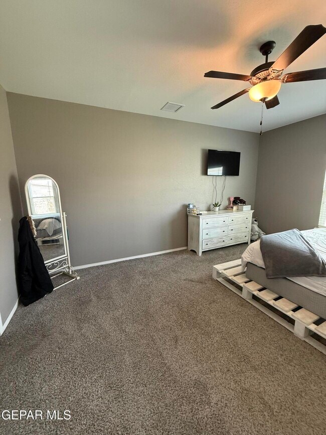 Building Photo - 14609 Carlo Alvarado Dr