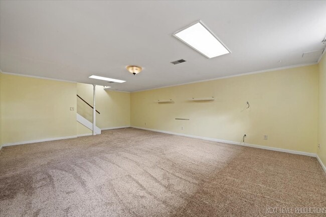 Building Photo - 30 Crofton Ct