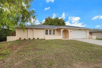 Building Photo - 1625 SE 21st Ln