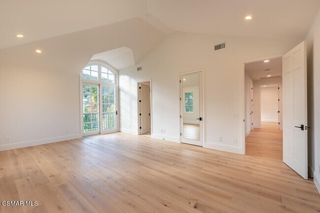 Building Photo - 2390 Crombie Ct