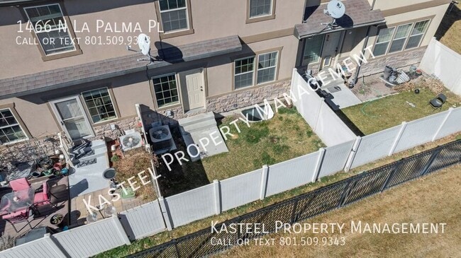 Building Photo - 1466 La Palma Pl