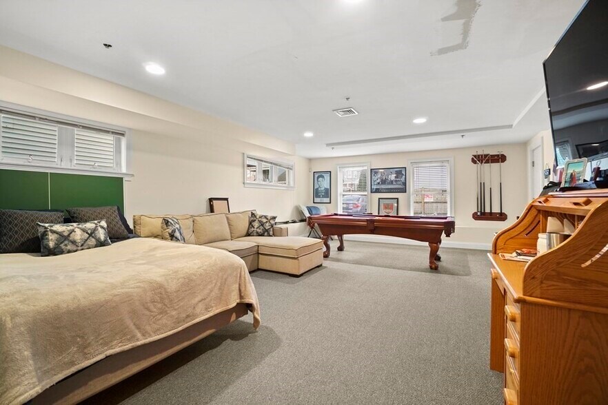 Building Photo - 6 Howell St