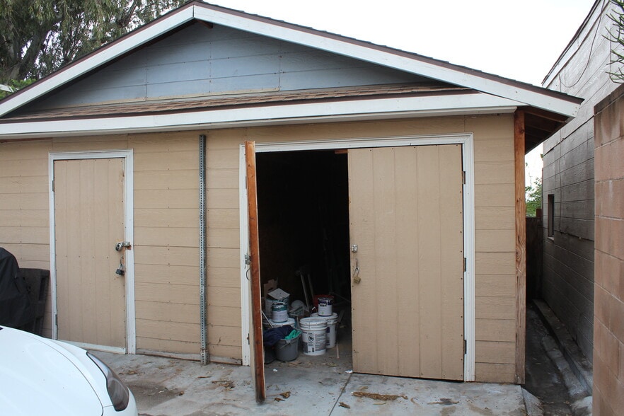 Building Photo - 620 Brittania St