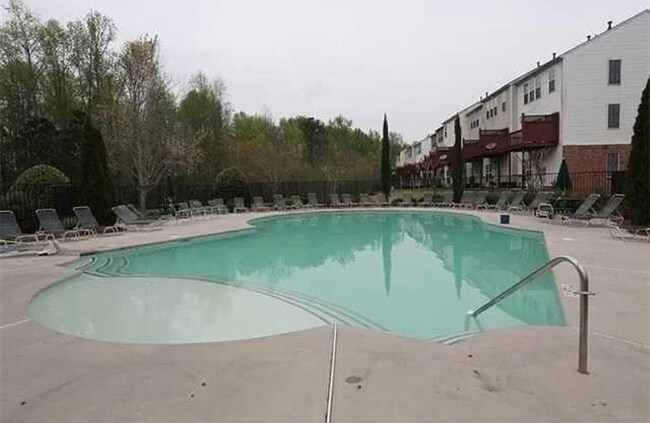 Building Photo - 1320 Thornborough Dr