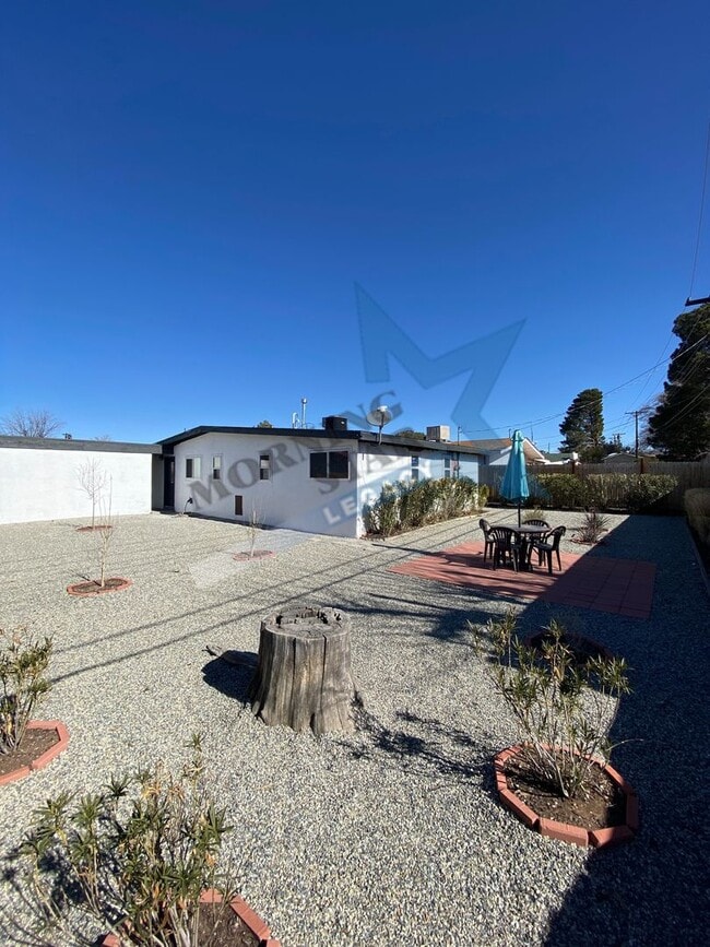 Building Photo - Fully Remodeled 3 bd home