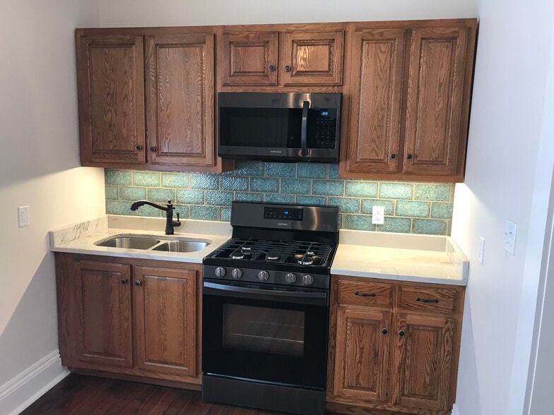 New appliances - 1414 Thalia St