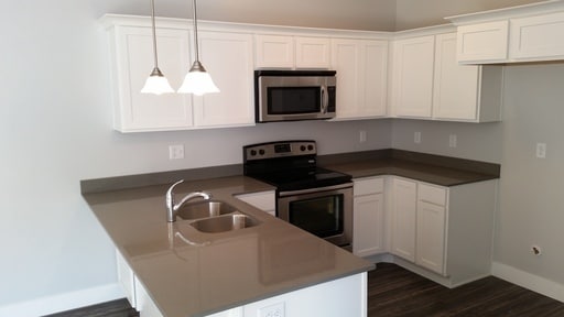 Building Photo - 3 Bedroom 2 Bathroom Condo in Vineyard!