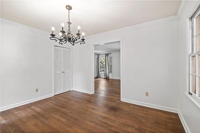 Building Photo - 787 Loridans Dr NE