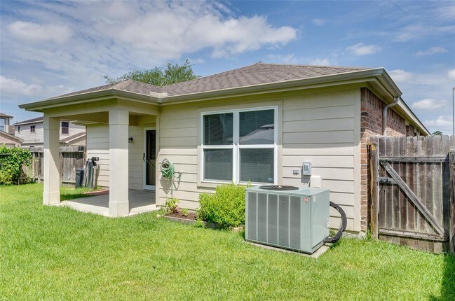 Building Photo - 3302 Legends Landing Dr