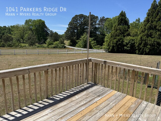 Building Photo - 1041 Parkers Ridge Dr