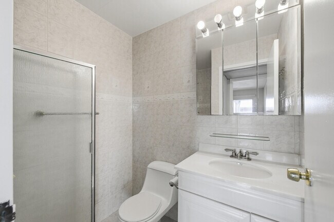 Building Photo - 384 Saxony Trail